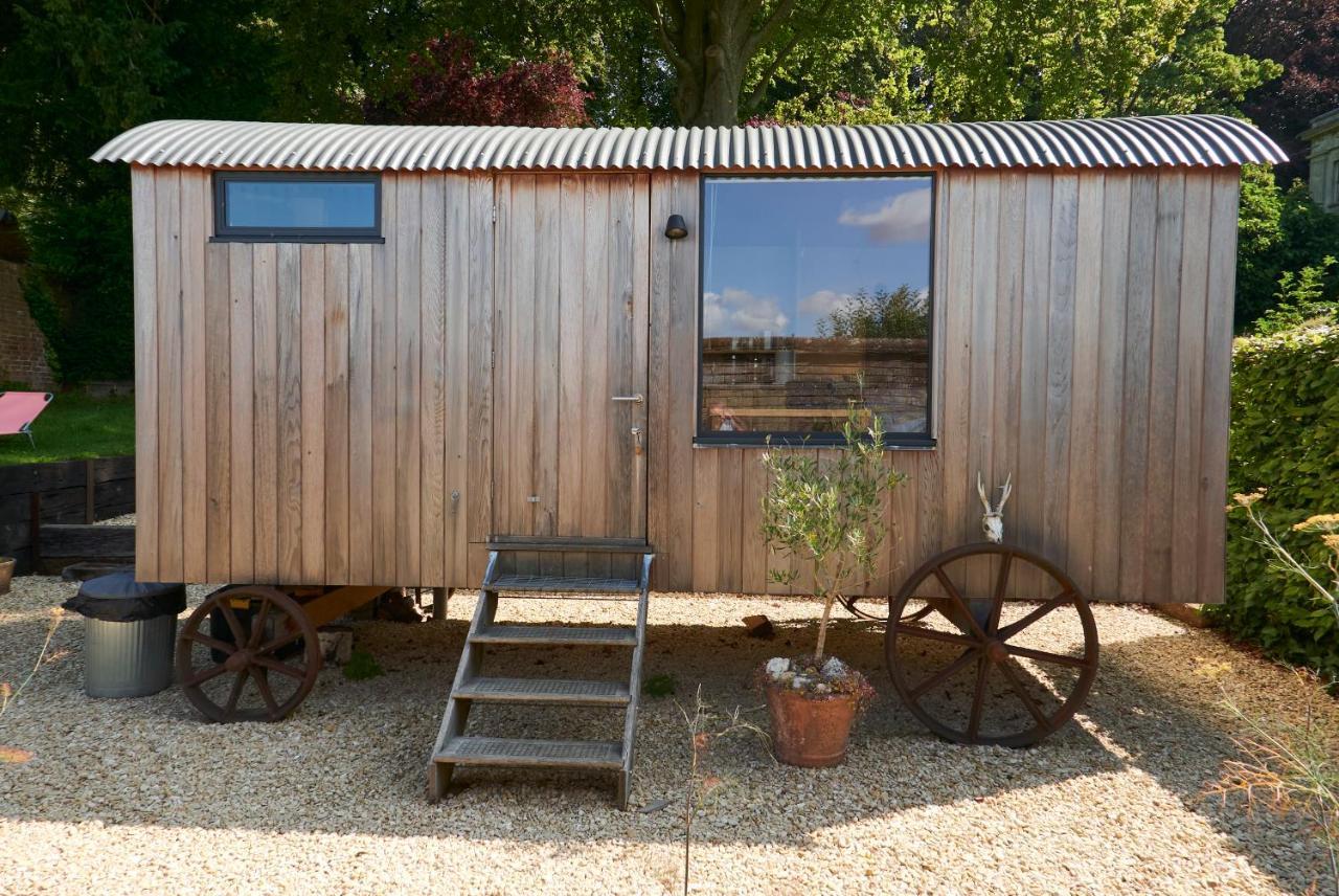 Hut64 Alderbury Exterior foto