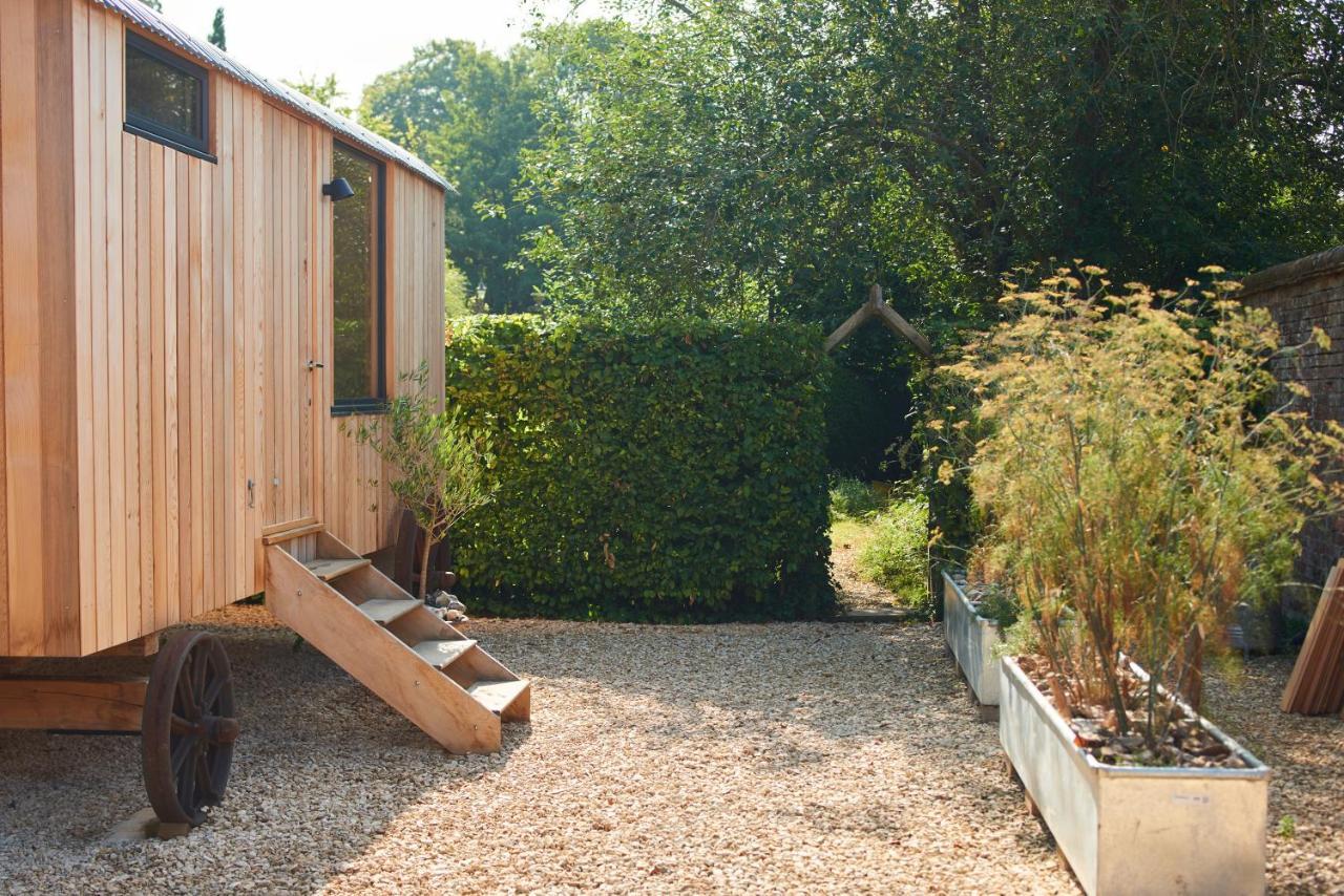 Hut64 Alderbury Exterior foto